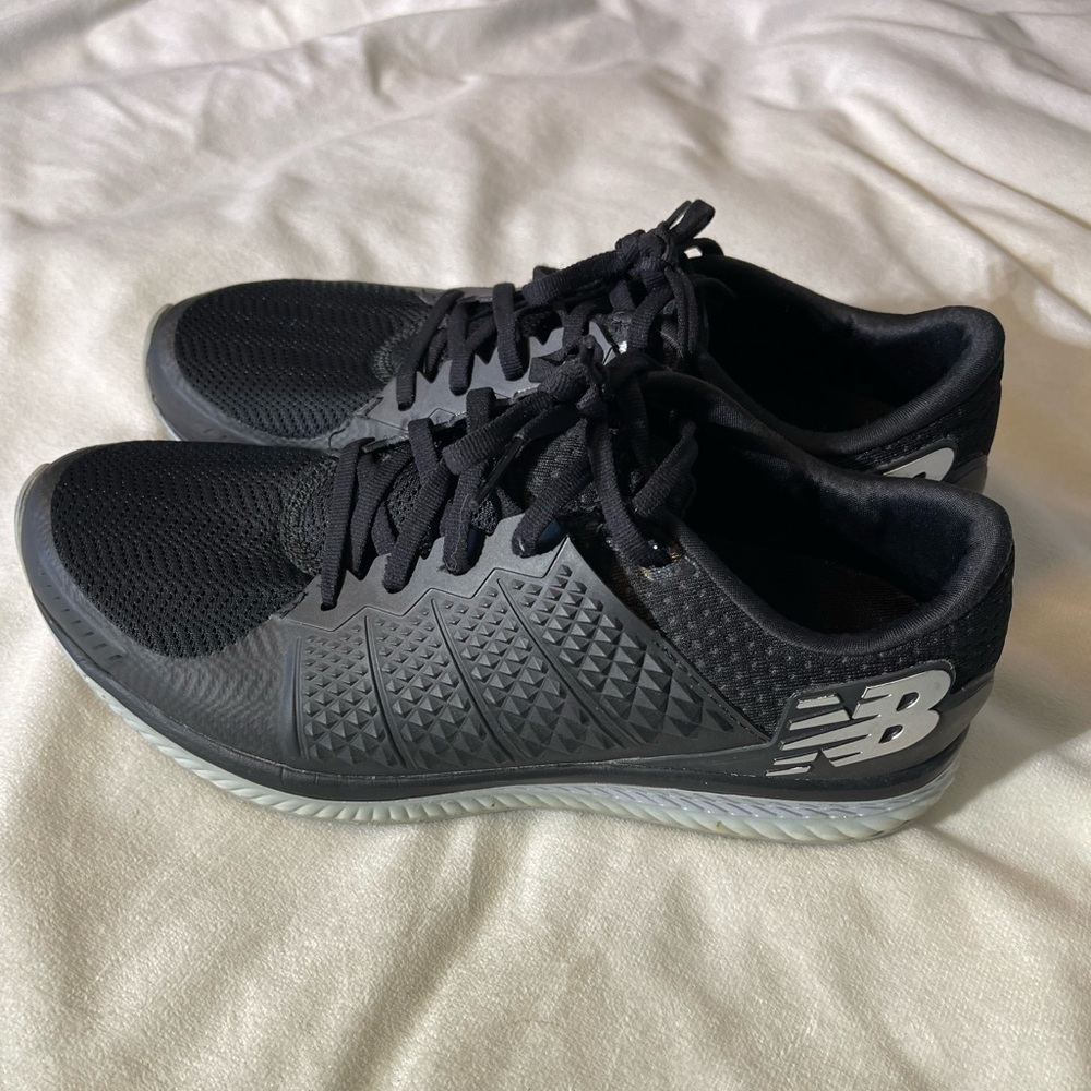 Womens New Balance fuel cell athletic shoe, size 10